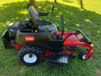 Vrtni traktor Toro zero-turn 24.5 HP kosilnica mulčar
