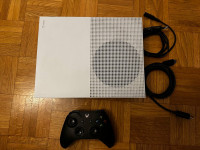 Microsoft igralna konzola Xbox One S 1TB