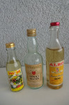 Za zbiratelje-retro male stekleničke za žganje, dve sta še polni