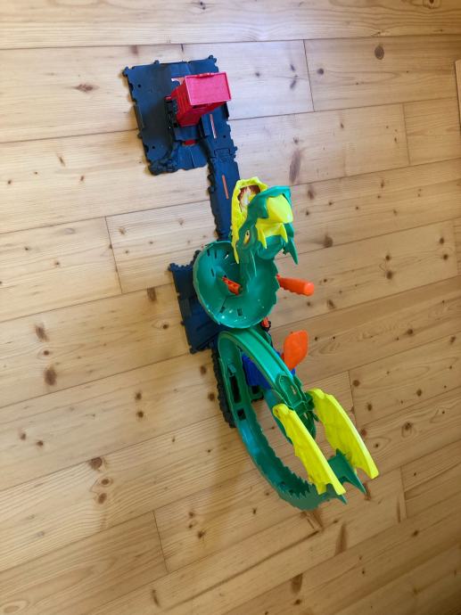 Hot Wheels City Napad Zmaja Na Gasilski Dom HDP03