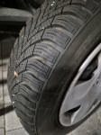 Pnevmatike Nexen 175/65/14 zimska Količina: 4