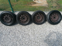 Pnevmatike Falken 195/65/15 letne s platišči original VW Količina: 4