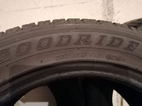 Pnevmatike Goodride 215/55/17 poletna Količina: 2