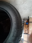 Pnevmatike Kumho 215/60/17 zimska Količina: 4