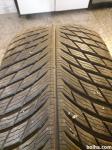 18-col, rabljena zimska pnevmatika, Michelin 235/45