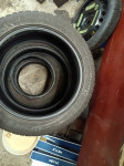 Pnevmatike Dunlop 235/50/19 zimska Količina: 4