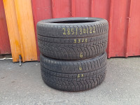 2-KOSA Zimskih pnevmatik Hankook Winter i cept evo 2 285 / 30  R 22
