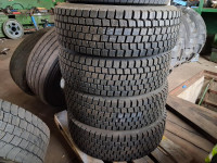 Pnevmatike 295/60R22.5 zimska Količina: 4