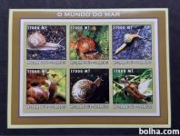 polži - Mozambik 2002 - Mi 2596/2601 - blok, čist (Rafl01)