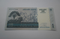 BANKOVEC MADAGASKAR 100 ARIARY 2004 UNC