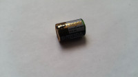 Dve nerabljeni alkalni Duracell LR1 1,5 V bateriji (+ 1x GP MN11 6V)