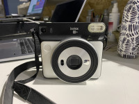 Polaroidni fotoaparat fujifilm instax square