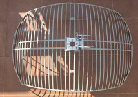 Reflektor za parabolično anteno