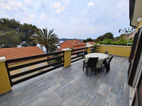 Prostoren apartma s pogledom na morje, Mali Lošinj, območje Poljana
