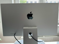 Apple Studio Display, Nano-texture glass, Tilt-adjustable stand