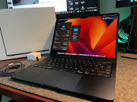 MacBook Air M2  16 GB RAM, 512 GB SSD.