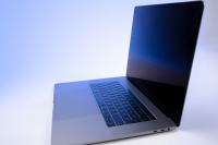 Macbook Pro 15 | 2017 Touchbar | i7 4-Core | 1TB | Space Gray- Kot nov