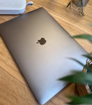 Prenosni računalnik MacBook Pro 15"