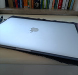 Prodam zmogljiv in dleujoc Macbook pro, dodaten disk