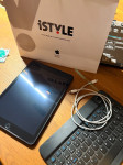 iPad 5 32 GB s tipkovnico