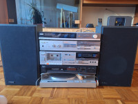 HITACHI OJAČEVALEC, TUNER, KASTAR, ZVOČNIKI IN PHILIPS CD PLAYER