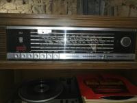 Starinski radio z gramofonom Grundig