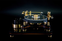 VRHUNSKI GRAMOFON RENEGADE Z ROČKO