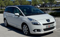 PEUGEOT 5008 / 2.0 / HDI ALLURE
