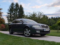 Škoda Octavia 1.6 MPI Ambition + set zimskih gum na platiščih