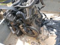 VW volkswagen touran 2.0 motor mašina alternator glava sesalni kolekto