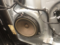 alfa romeo giulietta zvočnik vrat zvočniki levo desno original