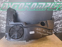 Audi A4 B8 2.0TDI 2009 globokotonec subwoofer 8T8035382