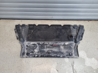 Audi A4 b9 2016- PVC ZAŠČITA POD MOTORJEM 8W0863821F