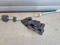 BMW 3 G20 G21 SPREDNJA LEVA KLJUČAVNICA 7445041