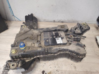 Citroen C4 Picasso 13-18 1.6hdi posoda rezervar črpalka za adblue