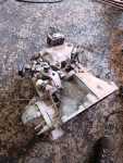 Citroen C4 picasso Peugeot 3008 1.6 HDI ročni menjalnik 6 prestav