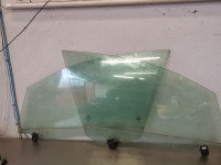 Citroen C5 3 vratno steklo bočno stransko steklo v vratih