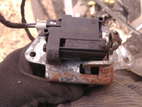 fiat croma 2010 ključavnica zadaj komplet zadnja havba