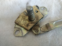 Mehanizem za odpitanje vrat Zastava 750 Fičo