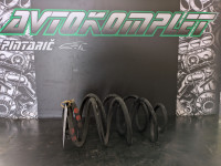 Mercedes B W246 zadnja vzmet