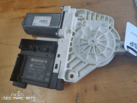 MOTORČEK DVIGA STEKLA SPREDAJ DESNO VOLKSWAGEN PASSAT 1K0959792L