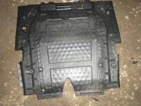 opel astra h 2007  zaščita pod motorjem plastika spodaj spodnja