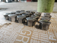 peugeot citroen pokrovcki vijakov za kolesa platisca 17mm