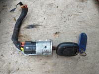 renault clio 2 ključavnica vžiga + ključ vžig