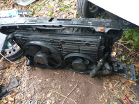 škoda yeti 2011 vezna stena hladilniki ventilator plastike