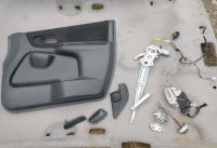 suzuki ignis 2008 mehanizem za šipo kljuka ključavnica panti tapeta kl