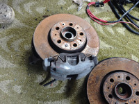 Volvo v70 s60 2004 obesa kolesa leva in desna zavorna celjust