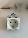 Elektricni adapter avtodom