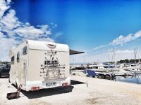 ODDAM AVTODOM V NAJEM ZA 6 OSEB