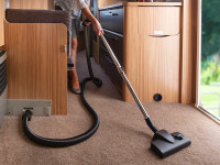 Sesalec za avtodom, vgradni